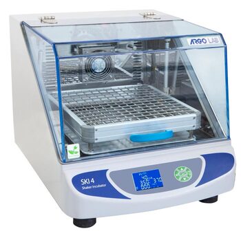 Incubatore con agitazione orbitale SKI 4 per amalgamare le miscele composte da due o più elementi. Per uso chimico, microbiologico, farmaceutico, alimentare e cosmetico.